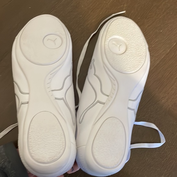 BRAND NEW NEVER WORN Puma Soleil Cat womens shoe. Good shoe for cheer flyers! - Picture 4 of 4